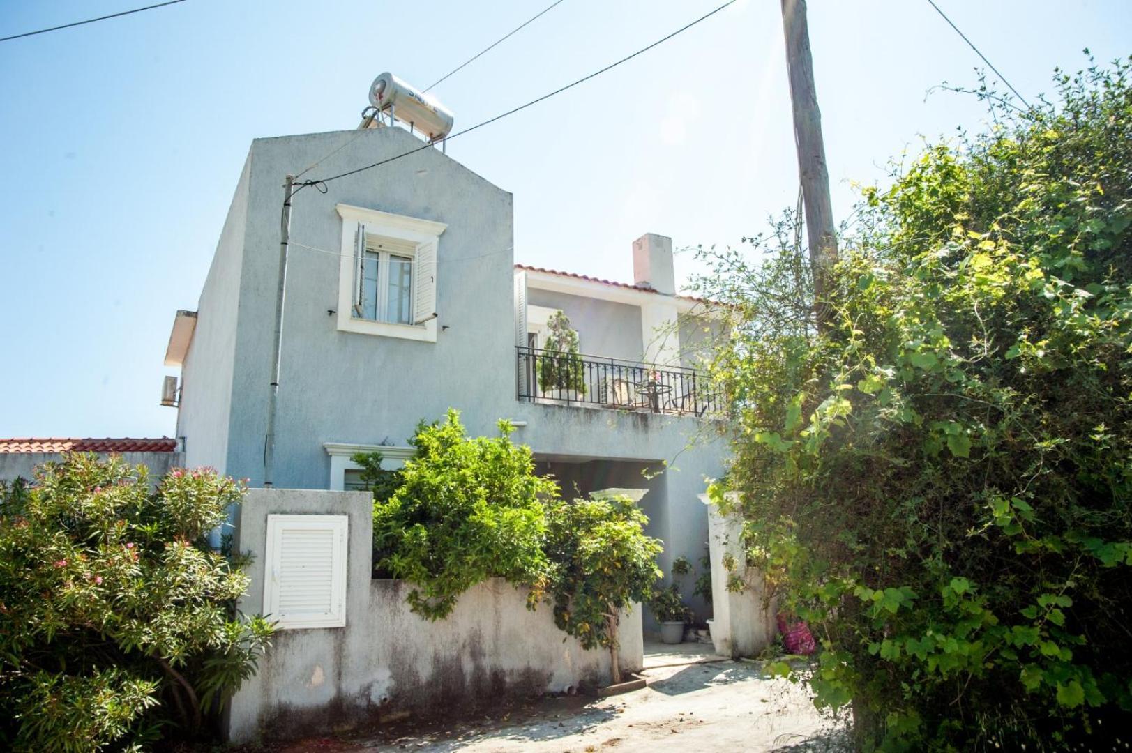 Gravanis Ir Home Pesadha Exterior photo